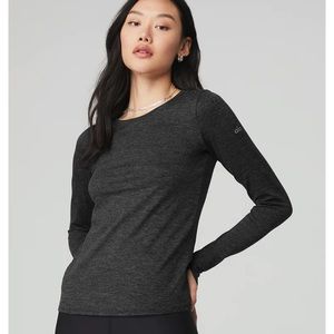 NWT New Alo Yoga Alosoft Finesse Dark Heather Grey Long Sleeve Top Size Medium M